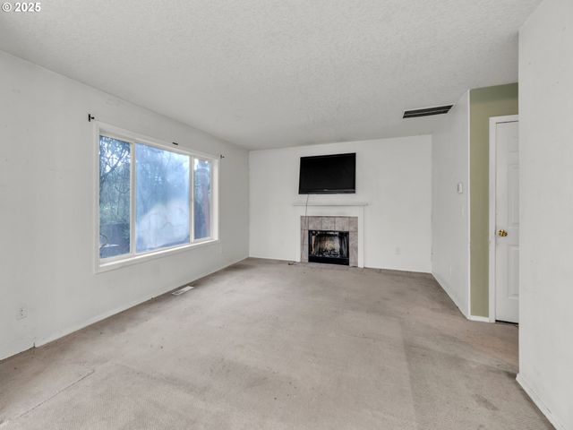 58782 EVERGREEN Loop, St Helens, OR 97051