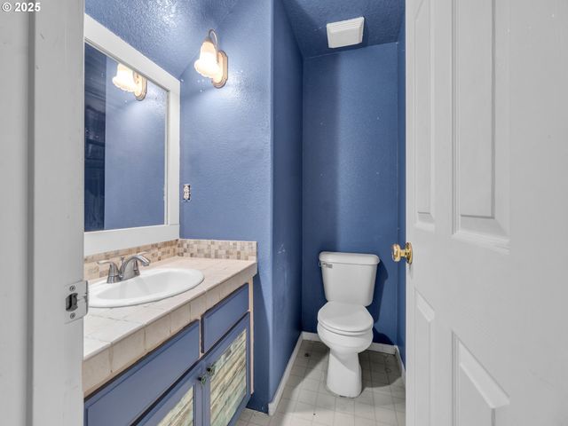 58782 EVERGREEN Loop, St Helens, OR 97051