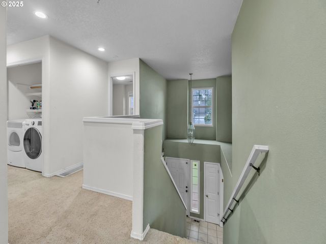 58782 EVERGREEN Loop, St Helens, OR 97051