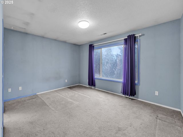 58782 EVERGREEN Loop, St Helens, OR 97051