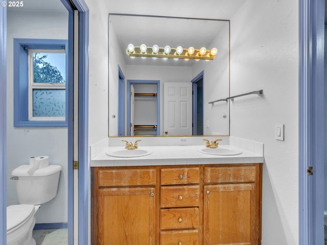 58782 EVERGREEN Loop, St Helens, OR 97051