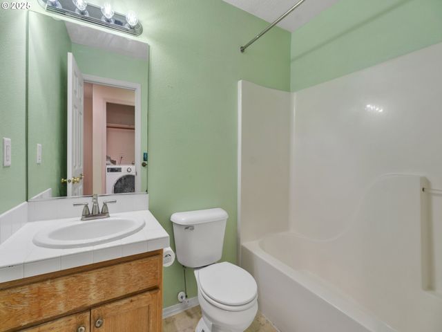 58782 EVERGREEN Loop, St Helens, OR 97051