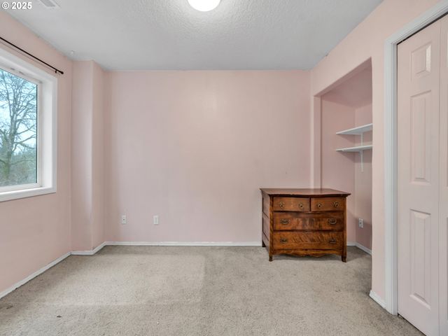 58782 EVERGREEN Loop, St Helens, OR 97051