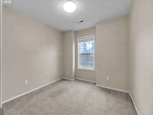 58782 EVERGREEN Loop, St Helens, OR 97051