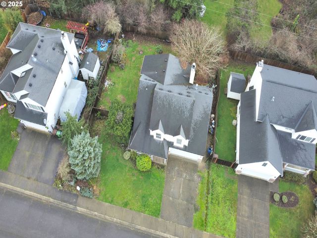 58782 EVERGREEN Loop, St Helens, OR 97051