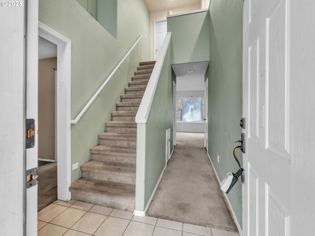 58782 EVERGREEN Loop, St Helens, OR 97051