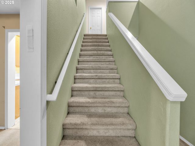 58782 EVERGREEN Loop, St Helens, OR 97051