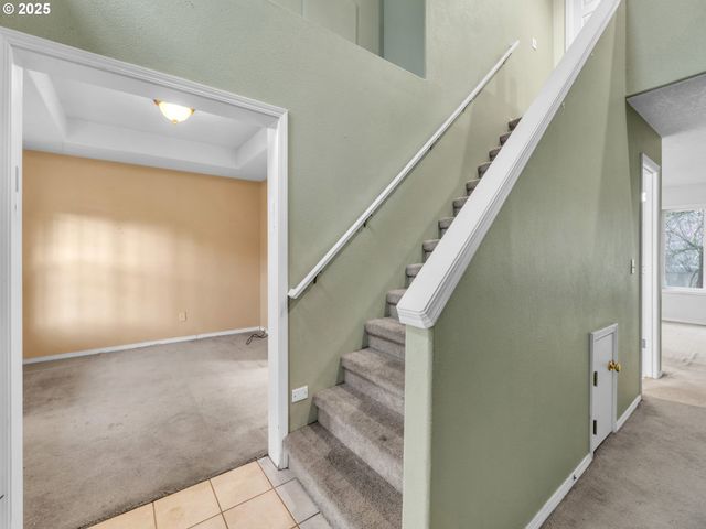 58782 EVERGREEN Loop, St Helens, OR 97051