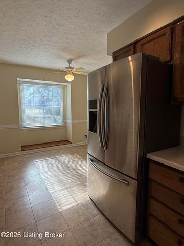 10401 Shelbyville Rd, Louisville, KY 40223