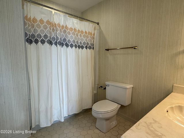 10401 Shelbyville Rd, Louisville, KY 40223