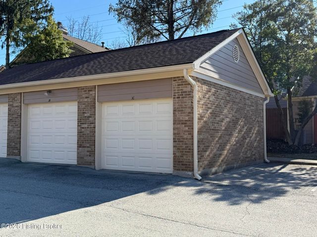 10401 Shelbyville Rd, Louisville, KY 40223