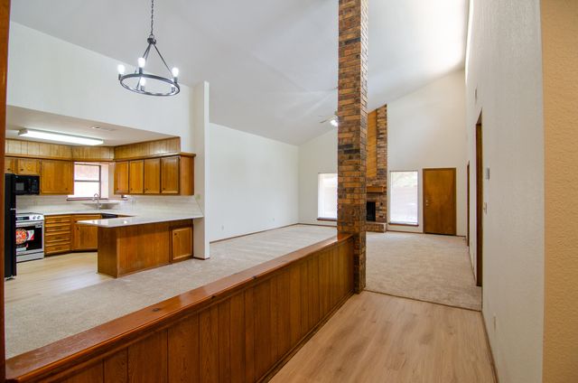 502 N Granby Avenue, Lubbock, TX 79416