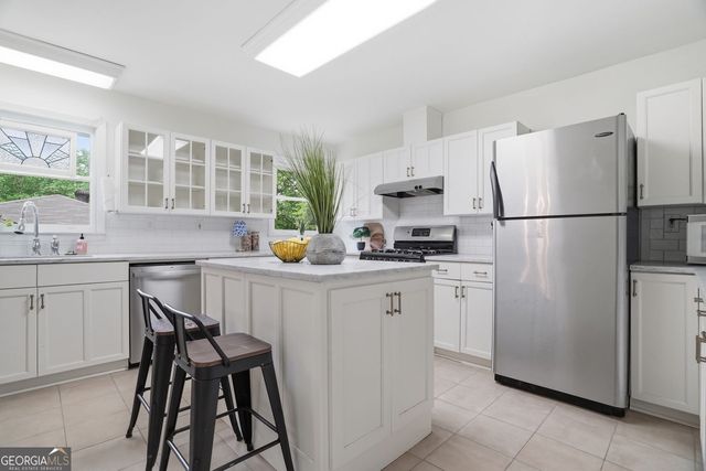 799 Larry Lane, Decatur, GA 30033