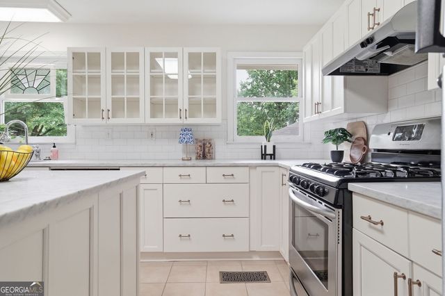 799 Larry Lane, Decatur, GA 30033
