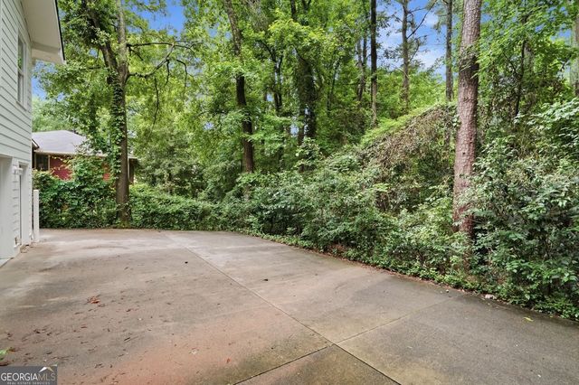 799 Larry Lane, Decatur, GA 30033