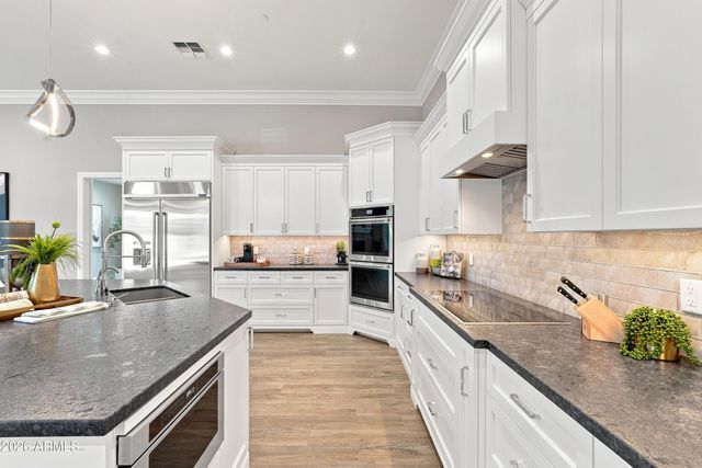 3415 E AQUARIUS Court, Chandler, AZ 85249