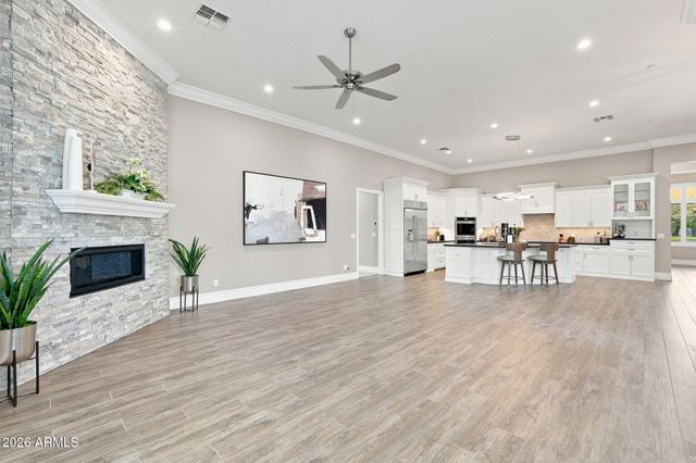 3415 E AQUARIUS Court, Chandler, AZ 85249