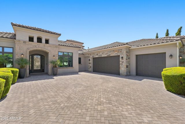3415 E AQUARIUS Court, Chandler, AZ 85249