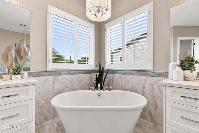 3415 E AQUARIUS Court, Chandler, AZ 85249