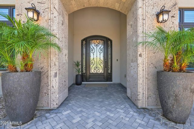 3415 E AQUARIUS Court, Chandler, AZ 85249