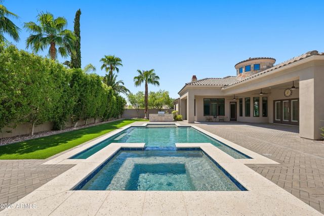 3415 E AQUARIUS Court, Chandler, AZ 85249