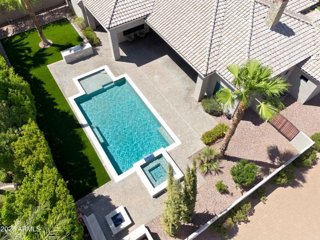 3415 E AQUARIUS Court, Chandler, AZ 85249