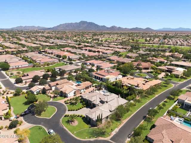 3415 E AQUARIUS Court, Chandler, AZ 85249