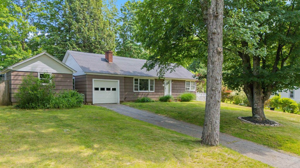 76 Saint Laurent Street, Epping, NH 03042