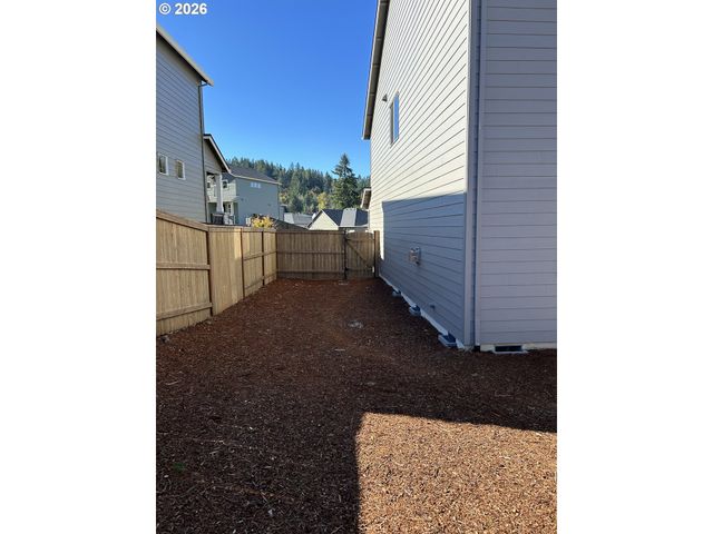 10064 Se VRADENBURG Rd 398, Happy Valley, OR 97086