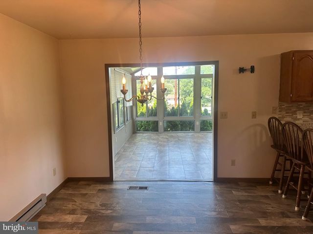 2143 SHERI LN, Mount Joy, PA 17552