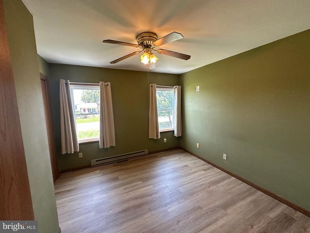 2143 SHERI LN, Mount Joy, PA 17552
