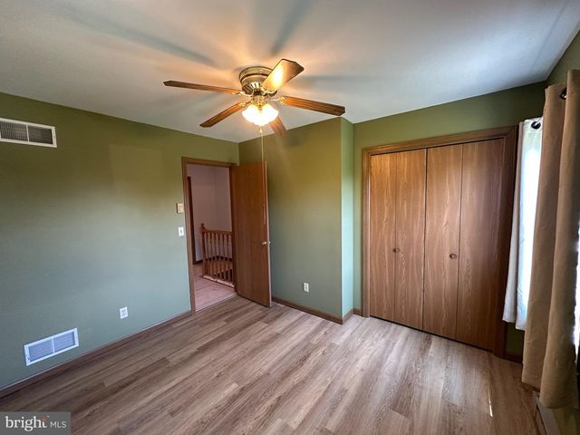 2143 SHERI LN, Mount Joy, PA 17552