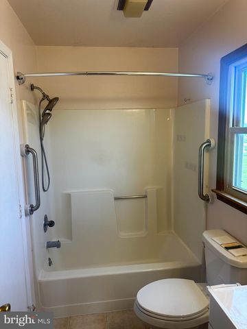 2143 SHERI LN, Mount Joy, PA 17552