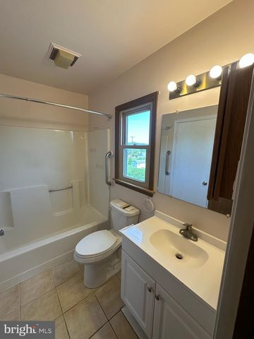 2143 SHERI LN, Mount Joy, PA 17552