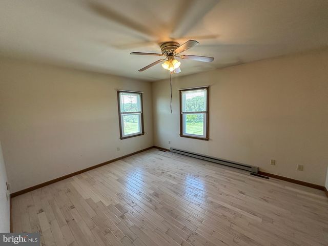 2143 SHERI LN, Mount Joy, PA 17552