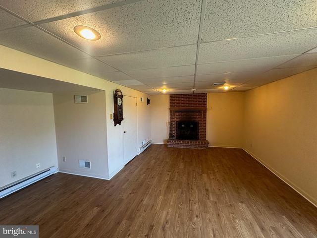 2143 SHERI LN, Mount Joy, PA 17552