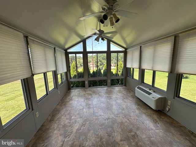 2143 SHERI LN, Mount Joy, PA 17552