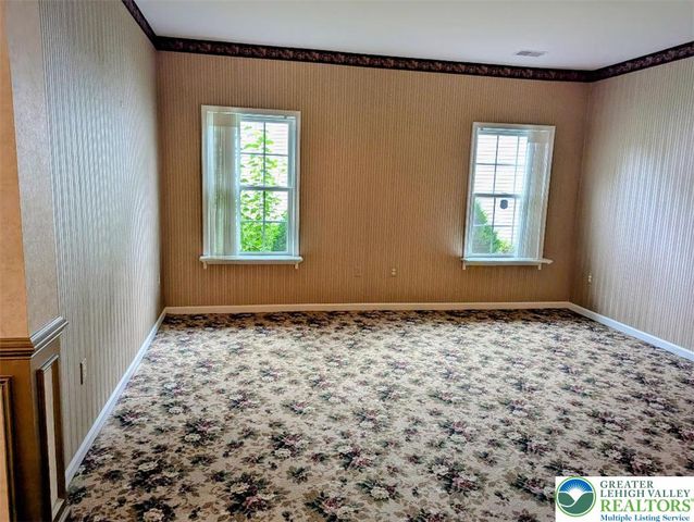 72 South Glenmoor Circle, Palmer Twp, PA 18045