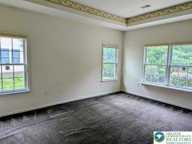 72 South Glenmoor Circle, Palmer Twp, PA 18045
