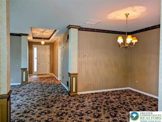 72 South Glenmoor Circle, Palmer Twp, PA 18045