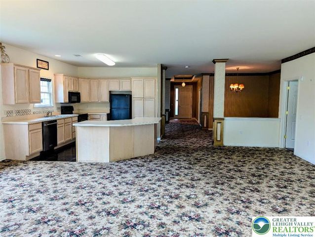 72 South Glenmoor Circle, Palmer Twp, PA 18045