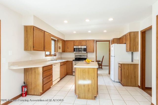 3574 E Hiawatha Drive, Okemos, MI 48864