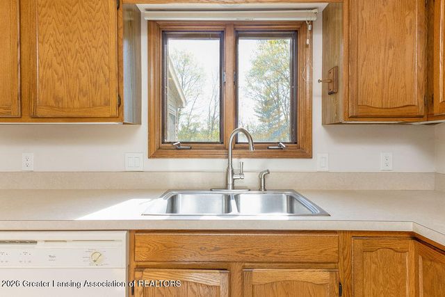 3574 E Hiawatha Drive, Okemos, MI 48864