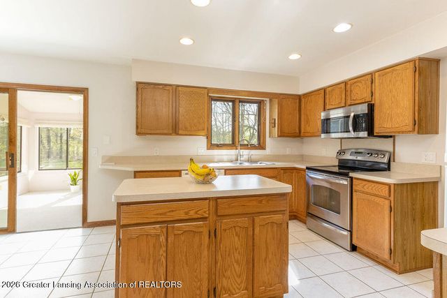 3574 E Hiawatha Drive, Okemos, MI 48864