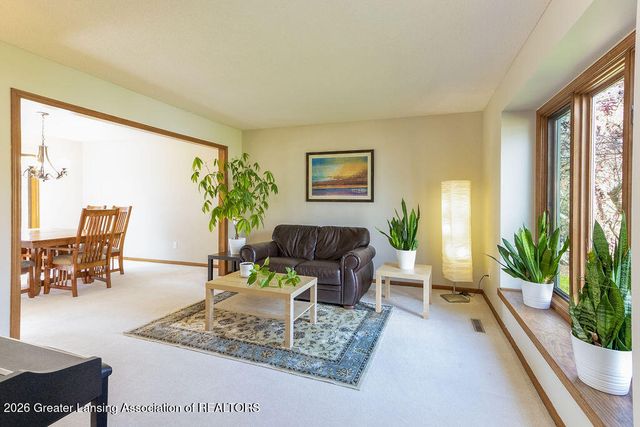 3574 E Hiawatha Drive, Okemos, MI 48864