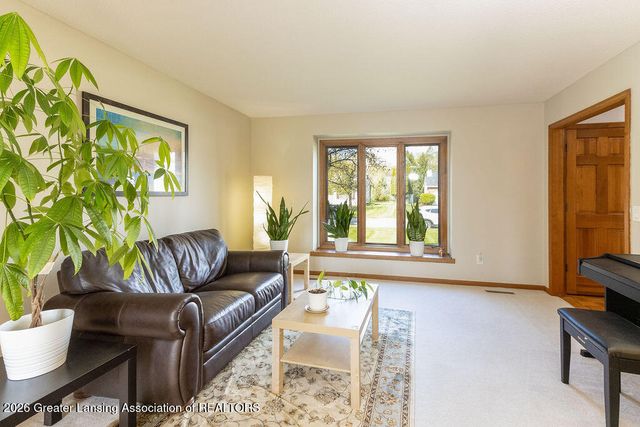 3574 E Hiawatha Drive, Okemos, MI 48864