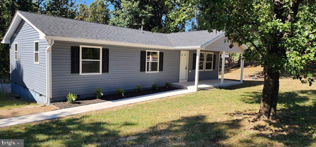 3671 SWINGING BRIDGE RD, Hedgesville, WV 25427