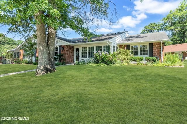 455B Portsmouth Drive, Lakewood, NJ 08701