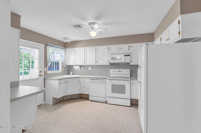 455B Portsmouth Drive, Lakewood, NJ 08701