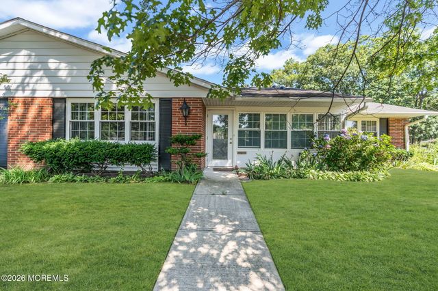 455B Portsmouth Drive, Lakewood, NJ 08701